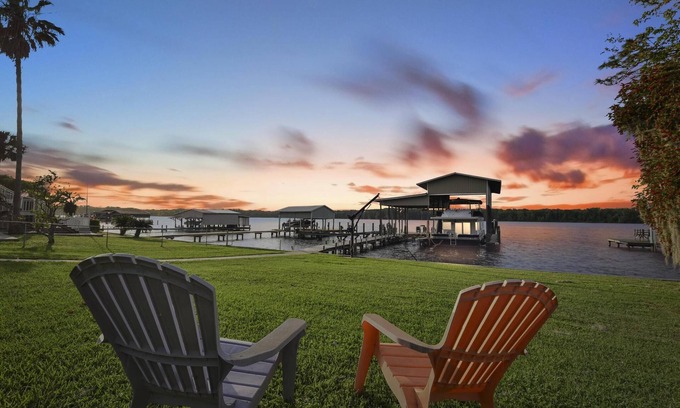 Welaka House | ð¥High Demandð¥WATERFRONT OASIS home w/Large, Private dock-Beautiful river views
