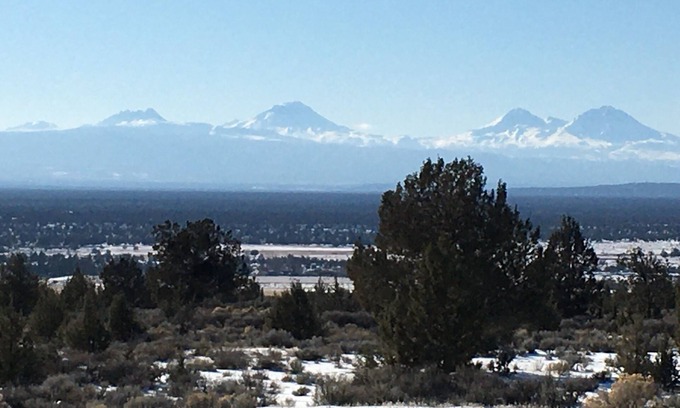 Powell Butte House | High desert home with mountain views