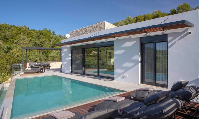 Fternon Villa | High End Faos Villas two