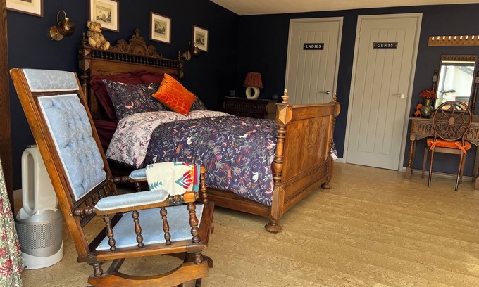 Tarporley Cabin | High end little home with antique style