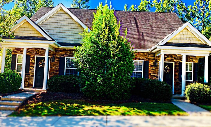 Athens Condo | High Point 301 2BR/2BA Condo Near University of Georgia Football & DT Athens GA
