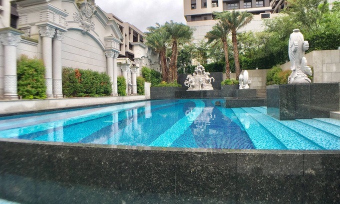 Xizhi District Condo | High-rise duplex condo 4BR 2Baths, free Pool, Gym, conference room, and more