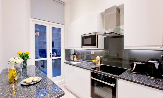 Kensington Apartment | High Street Kensington by Viridian Apartments