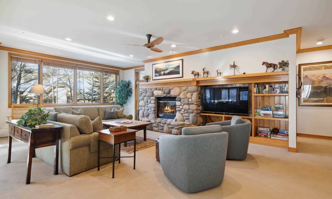 Highlands Townhomes Condo | Highlands Lodge 203 - 3 Bedroom Residence