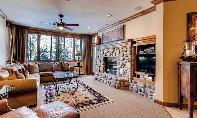 Highlands Townhomes Condo | Highlands Lodge 208 - 3 Bedroom Residence