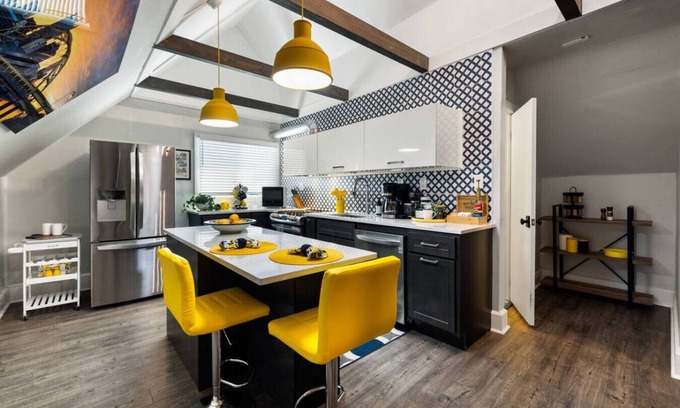 Shadyside House | Highly Walkable | <10 Min to East Liberty Favs!