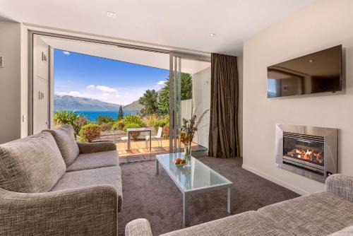 Queenstown Hotel | Highview Apartments