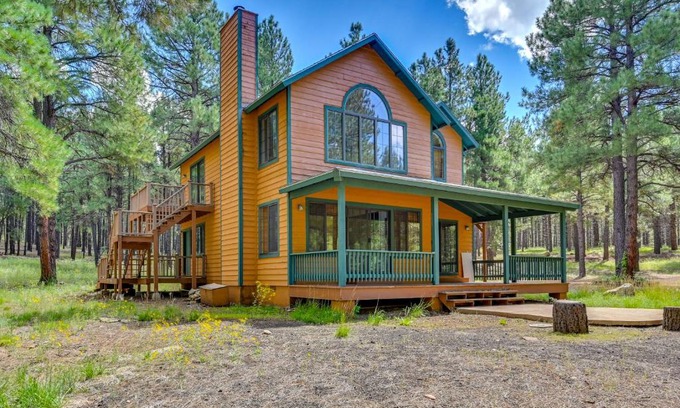 Williams House | Hike and Fish Parks Cabin with Balcony and Forest Views
