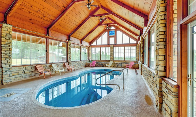 Fairfield Bay Apartment | Hike & Fish: Studio w/Pool Access in Shirley!