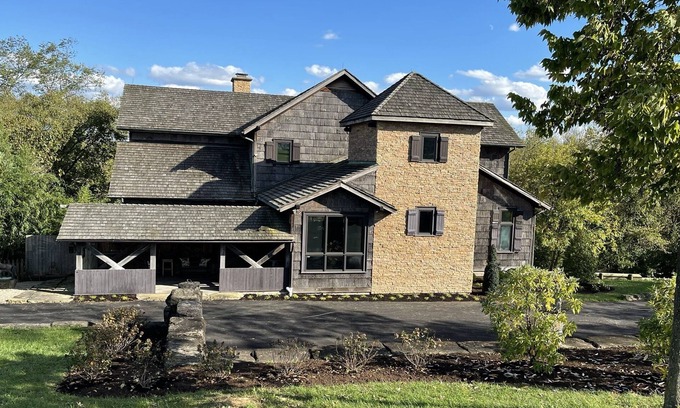 Paris House | Hill 'n' Dale Kentucky Thoroughbred Horse Farm at Xalapa