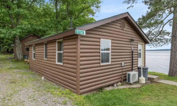 Phelps Cabin | Hillside Resort Cabin #7