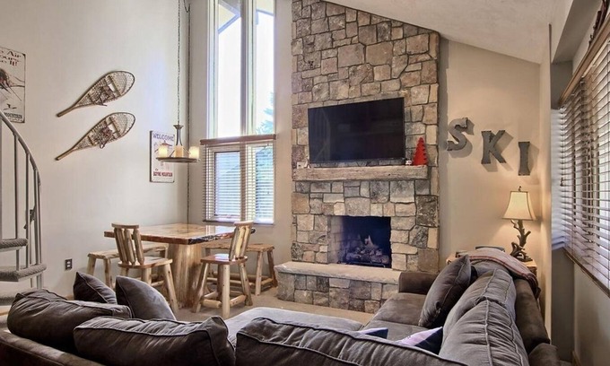 Boyne City Condo | Hillside: Sleeps 13: Golf Pool Lake