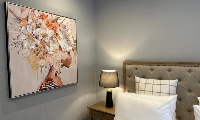 Greater Johannesburg Metropolitan Area Apartment | Hillsview, Roodepoort