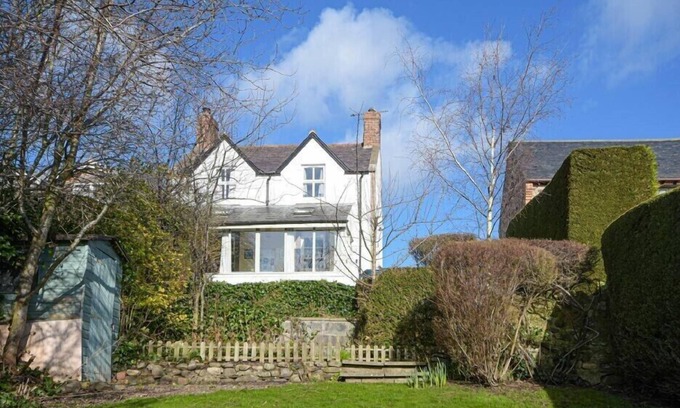 Wark Cottage | HILLTOP COTTAGE, pet friendly, with open fire in Wark-On-Tweed
