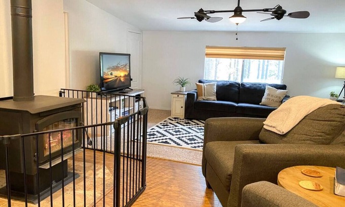 Zane Grey Cabin | Hilltop Haven | Family-friendly, RV hookups