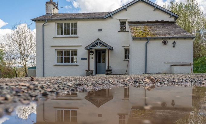 Ambleside House | Hilltop - sleeps 4 guests in 2 bedrooms