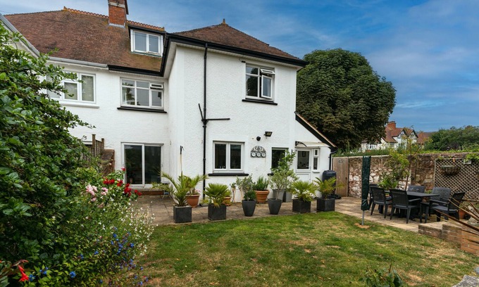 Minehead House | Hillview House
