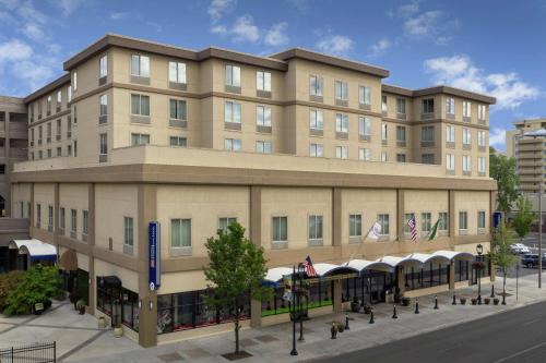 Brownstown Hotel | Hilton Garden Inn Yakima Downtown