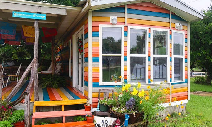 Concan House | Hippies & Cowboys: One bedroom tinyhome 2.6 miles from the Frio River