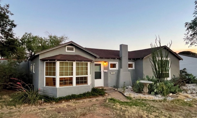 Midland House | Historic 2-bedroom home in Central Midland