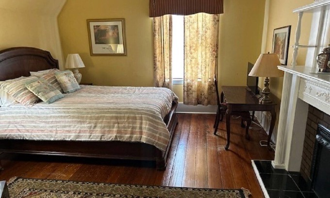 Waynesboro House | Historic 4 BD/4 BA in quaint Waynesboro - "The Bird Dog Capital of the World"