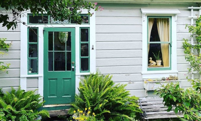 Albion Cottage | Historic Albion Cottage in Albion Village ~ Pets Welcome!