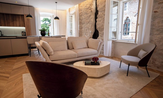 City Center Apartment | Historic Apartment, in pedestrian zone 50 mt from the sea.