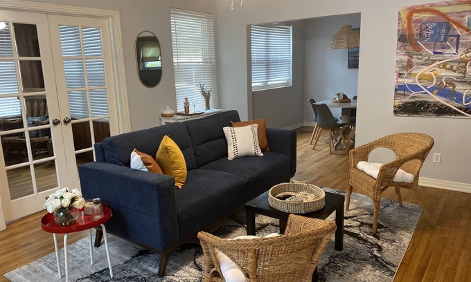 St. Nicholas Apartment | Historic apartment with Zen zone