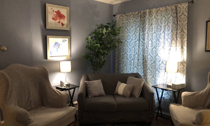 Elmira Heights House | Historic apt. In the centre of Elmira Heights