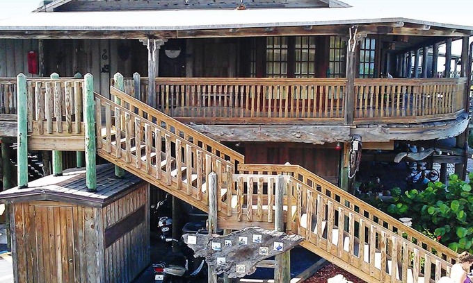 Central Beach Apartment | Historic Beachfront Resort in Vero Beach