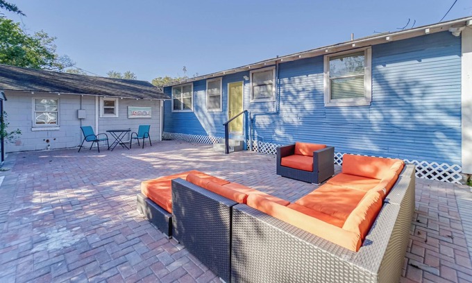 Ybor City House | Historic Bungalow & In-law Suite / Elegant Design