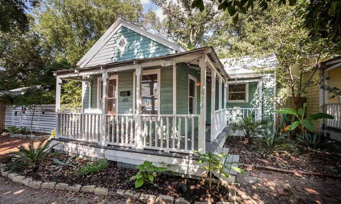 Wilmington Cottage | Historic Cottage in Charming Downtown Neighborhood