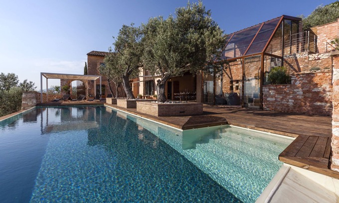 Trevi Villa | Historic country villa, contemporary interiors. Infinity pool. Air conditioning