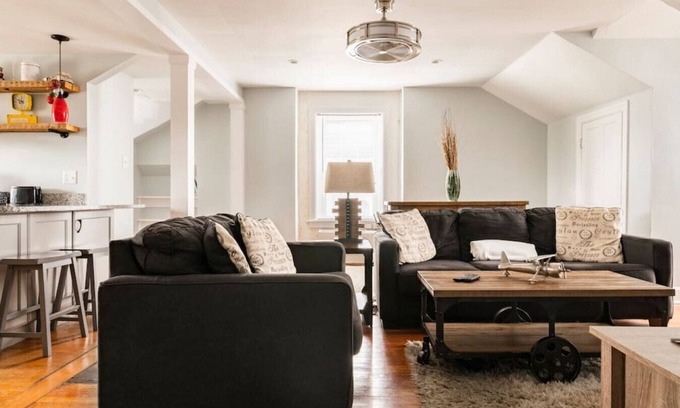 Hagerstown Apartment | Historic & Cozy ~ Near Antietam Battle & WhiteTail
