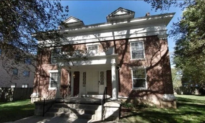 Dayton House | Historic District 3k Sq’ Home - Close to Everything
