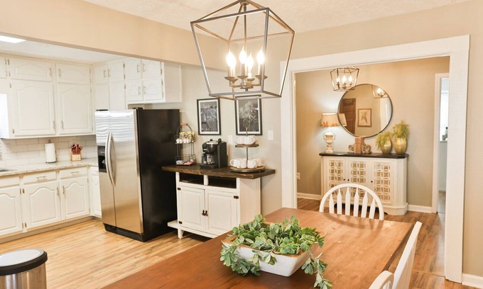 Oxford House | Historic Downtown Oxford 3BR/2BA w/King