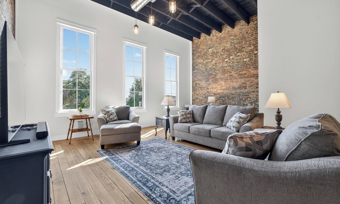 Fayetteville Apartment | Historic Downtown Loft. Walk to Shops & Eats.