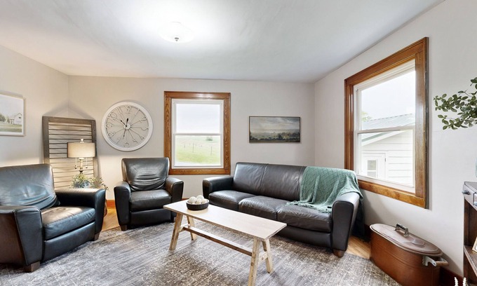 Darlington House | Historic farmhouse with WiFi, dog-friendly, close to rec trails