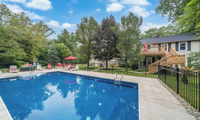 Fennville House | Historic Fenn Hill Estate w/Idyllic Vineyard Views - Arcade, Hot Tub, Fire Pit & Pool