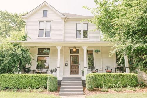 Five Points House | Historic Gem 4 BR with POOL, walk to all hotspots