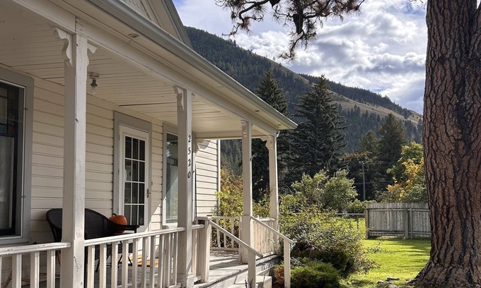 Upper Rattlesnake House | Historic Home in the Rattlesnake