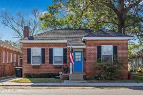 New Iberia House | Historic Home w a Fresh Look - Downtown
