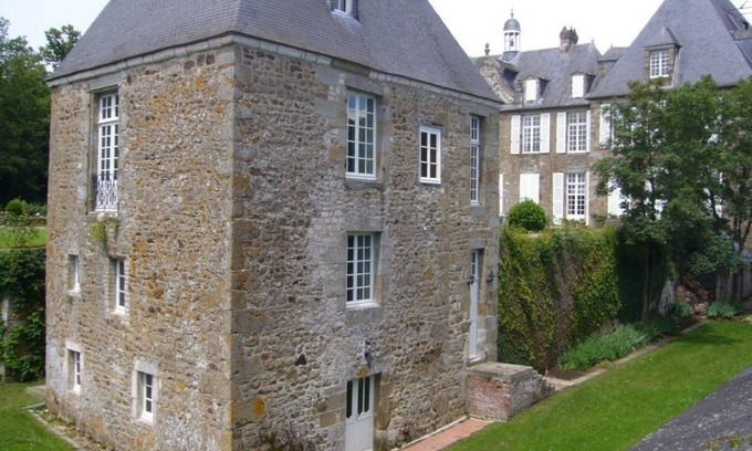 Rabodanges Cottage | Historic house with fireplace in the heart of Swiss Normandy