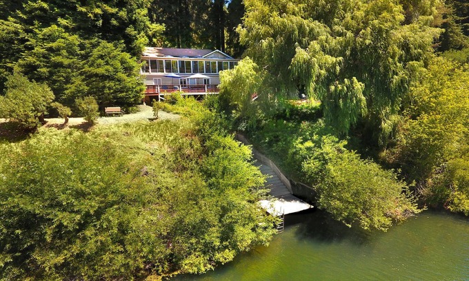 Monte Rio House | ~Historic Riverfront 5 Bed 5 1/2 Bath home + Hot Tub, Private Dock & Watercraft~