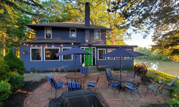 Fremont House | Historic Riverside Retreat with Modern Comforts in Fremont, Ohio