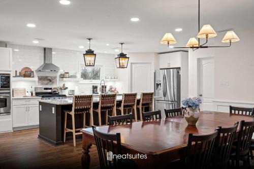 Williamstown House | Historic Simmons Estate sleeps 20