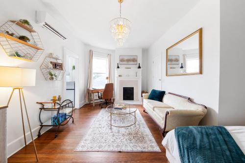 Macon Apartment | Historic Suite Near Mercer and Downtown