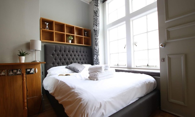 Bristol Old City Apartment | Historic two bed apartment in the City Centre