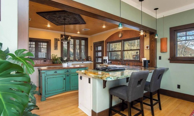 Jerome House | Historic Villa Sleeps 6 Red Rock Views by Sedona