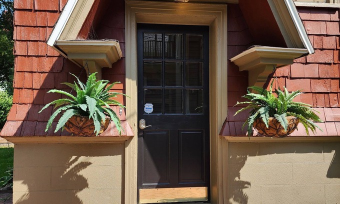 Geneva House | Historical Home Close To Downtown